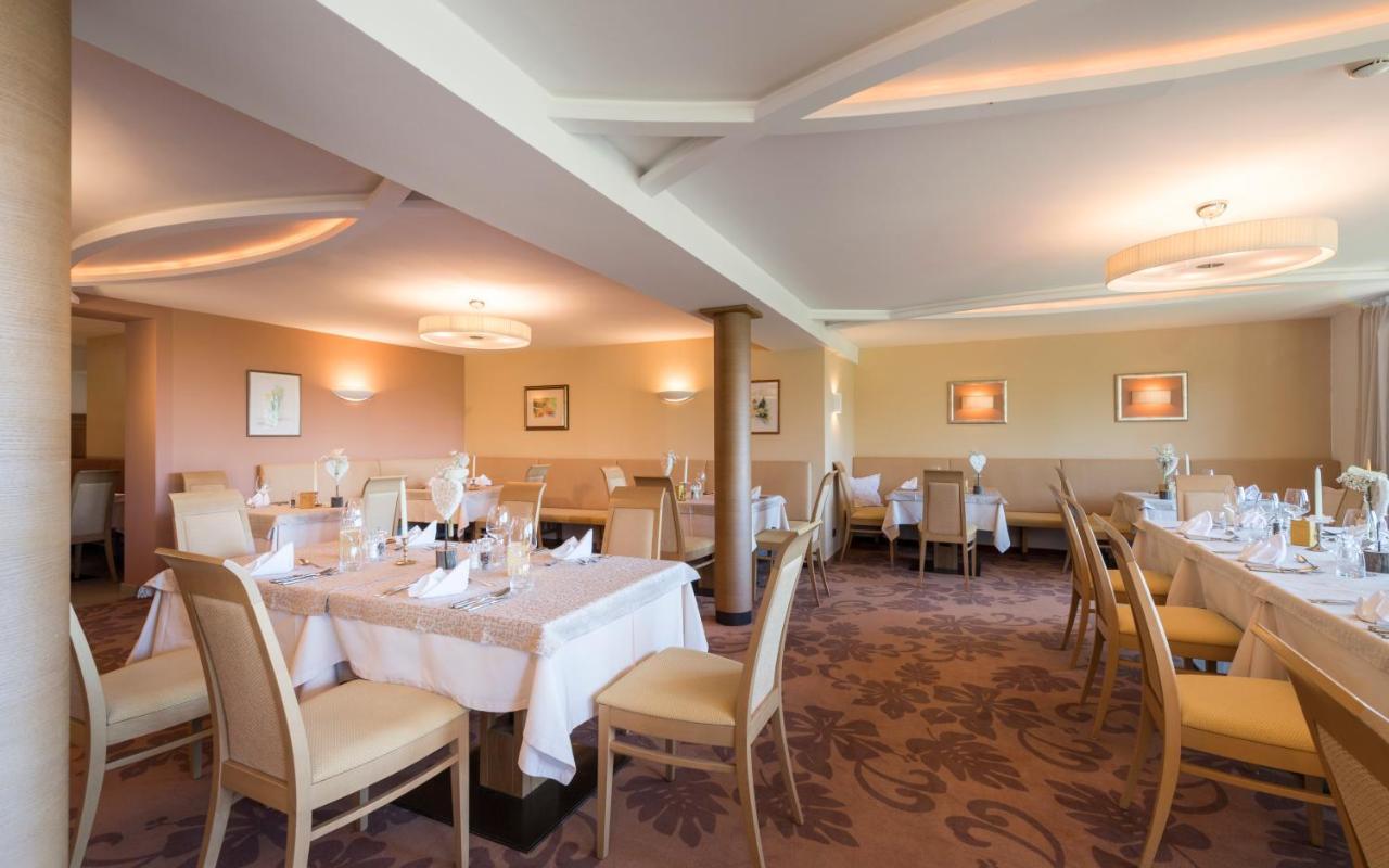 Hotel Peter Petersberg Екстериор снимка