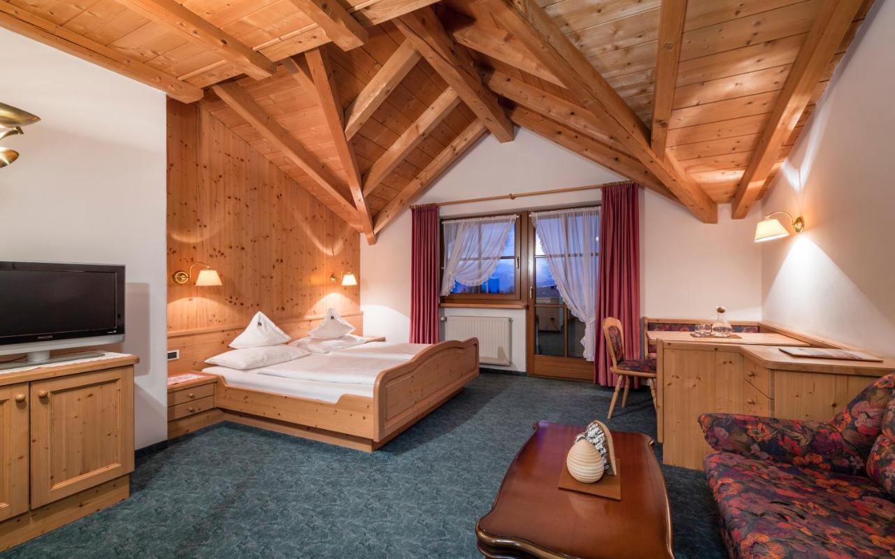 Hotel Peter Petersberg Екстериор снимка