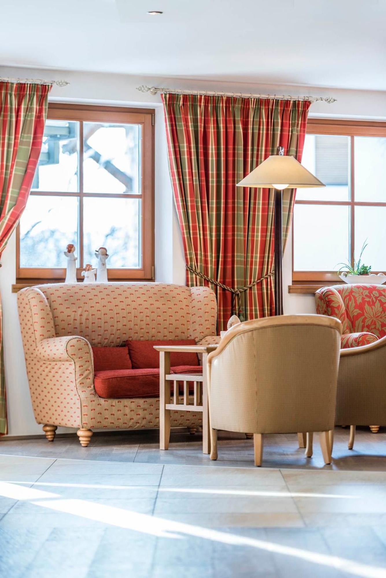 Hotel Peter Petersberg Екстериор снимка