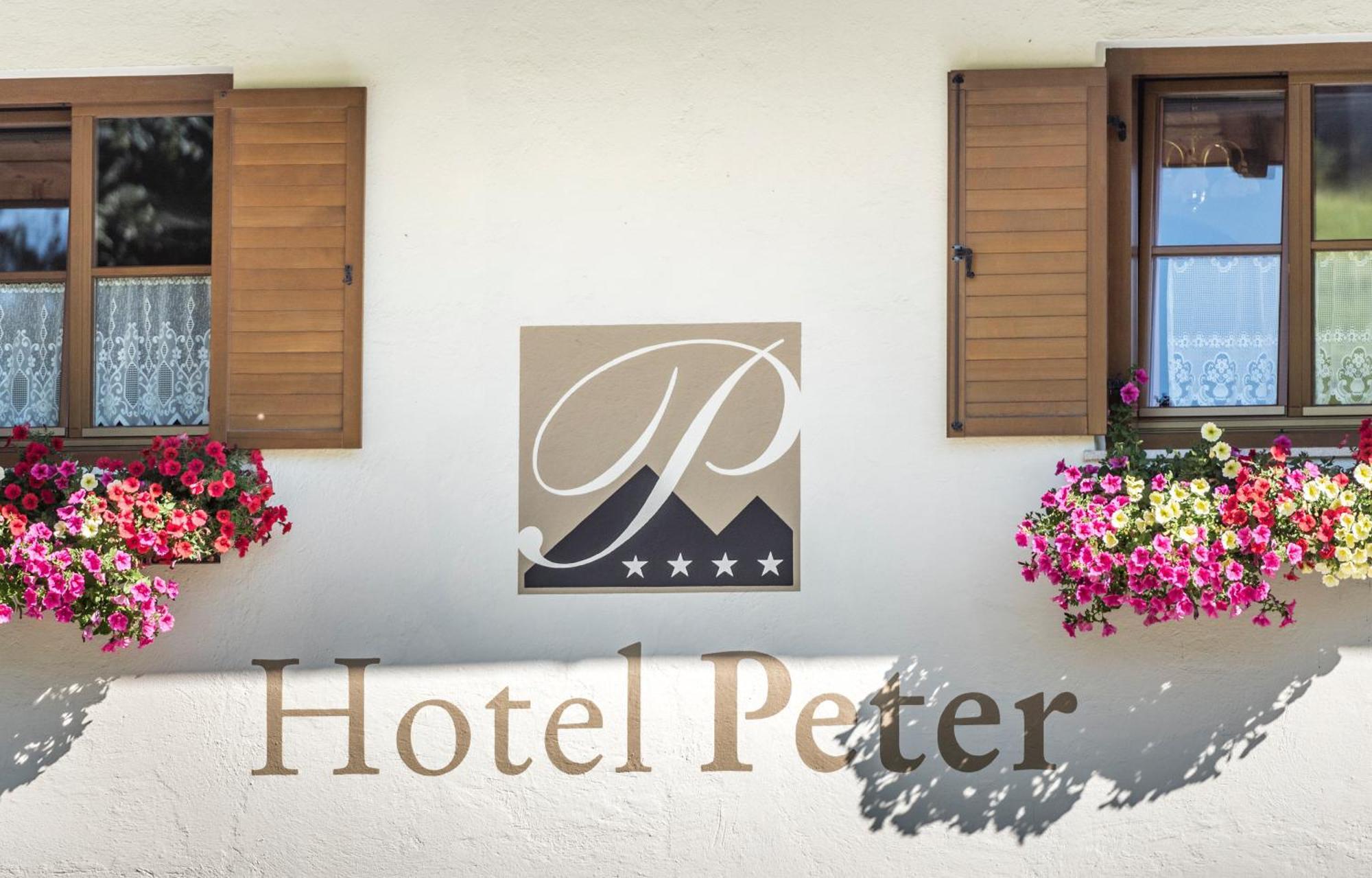 Hotel Peter Petersberg Екстериор снимка