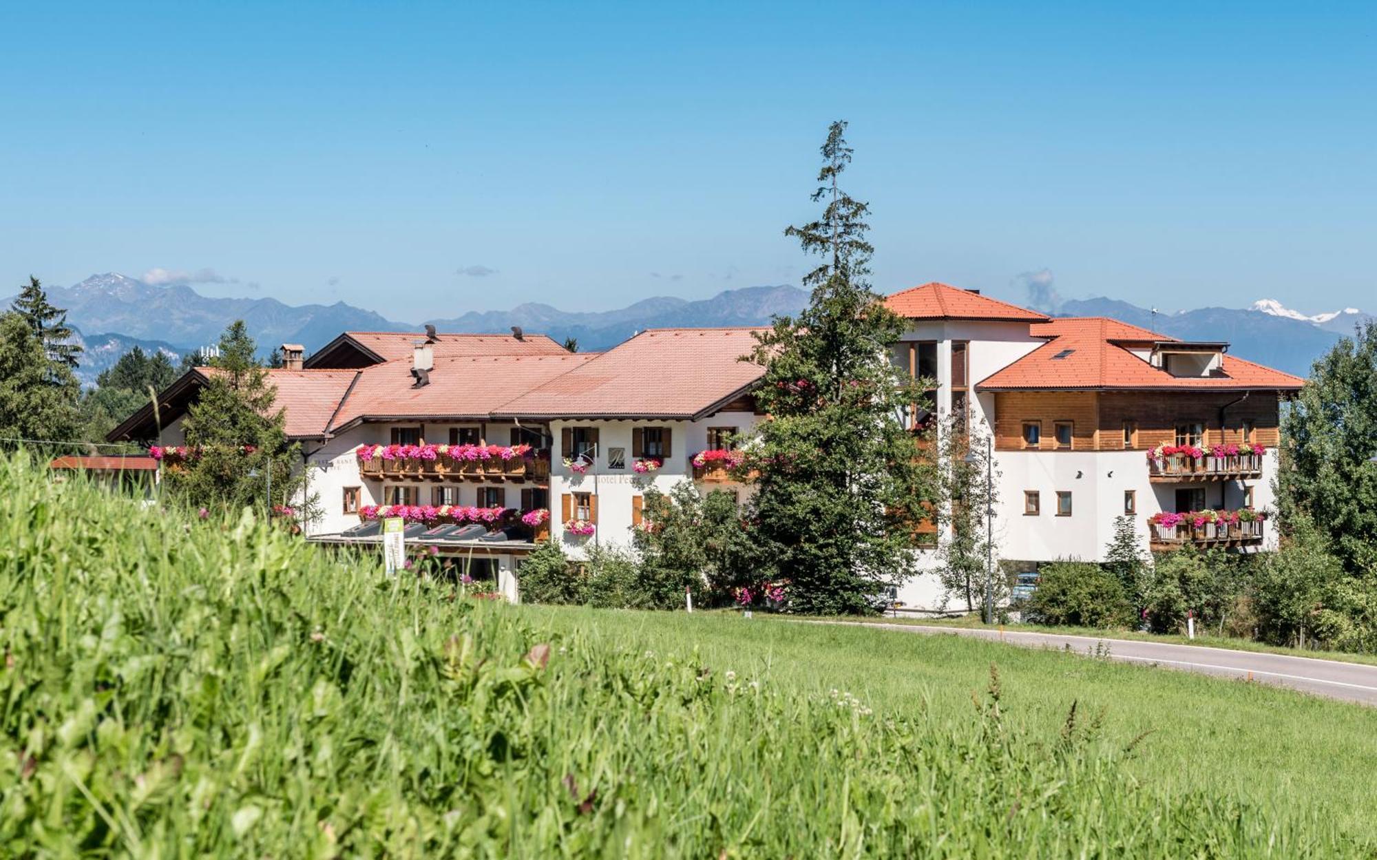 Hotel Peter Petersberg Екстериор снимка