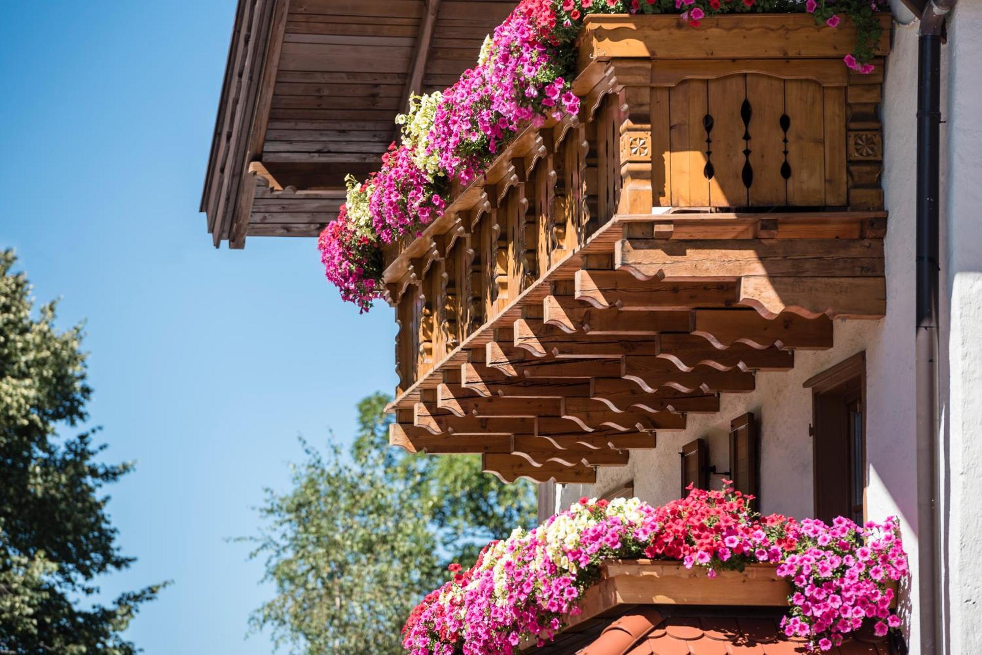 Hotel Peter Petersberg Екстериор снимка