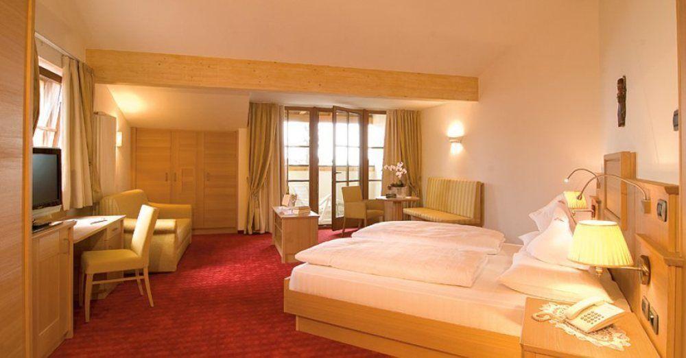 Hotel Peter Petersberg Екстериор снимка