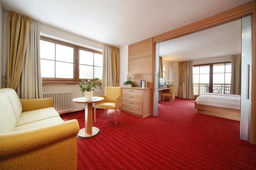 Hotel Peter Petersberg Екстериор снимка